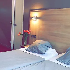 Bristol Republique Отель Париж